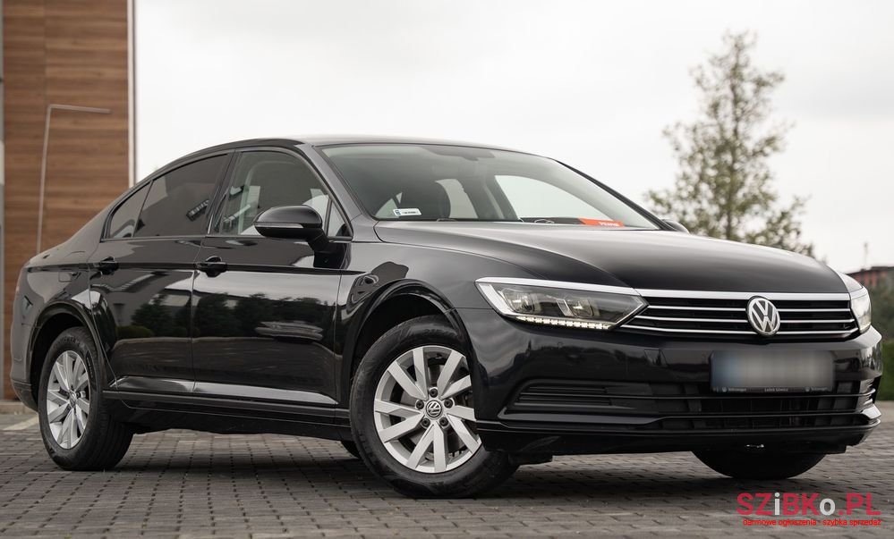 2018' Volkswagen Passat photo #5
