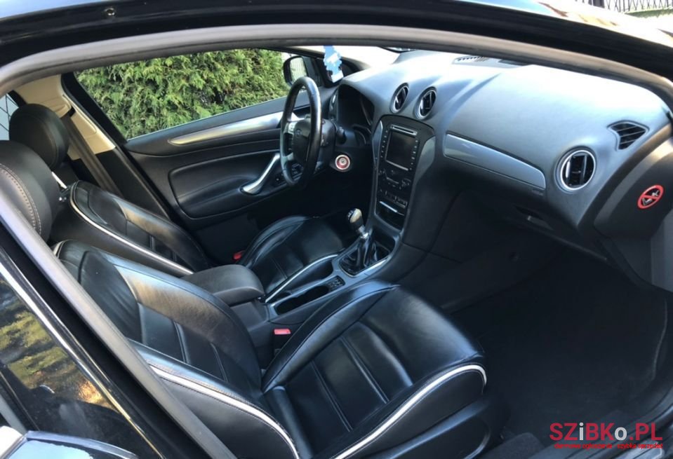 2012' Ford Mondeo photo #1