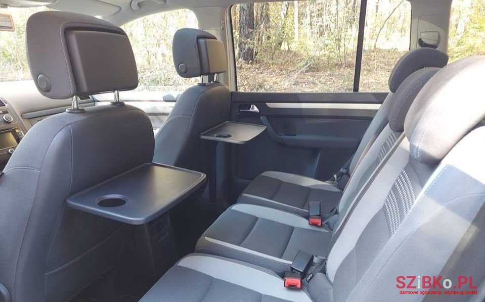 2013' Volkswagen Touran photo #6