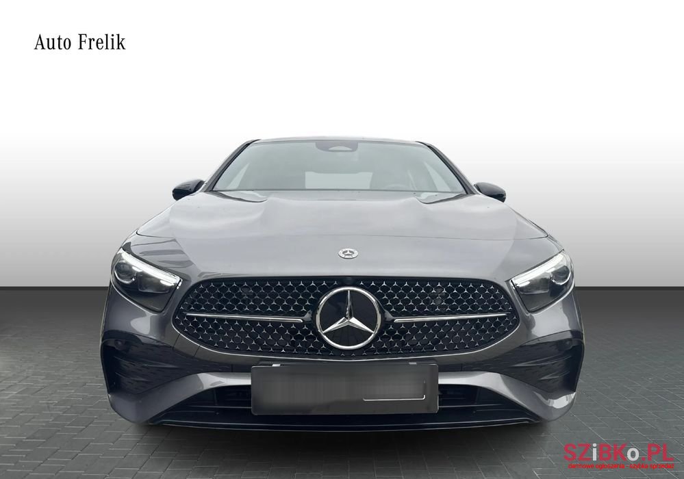 2024' Mercedes-Benz A-Class 200 Amg Line photo #5