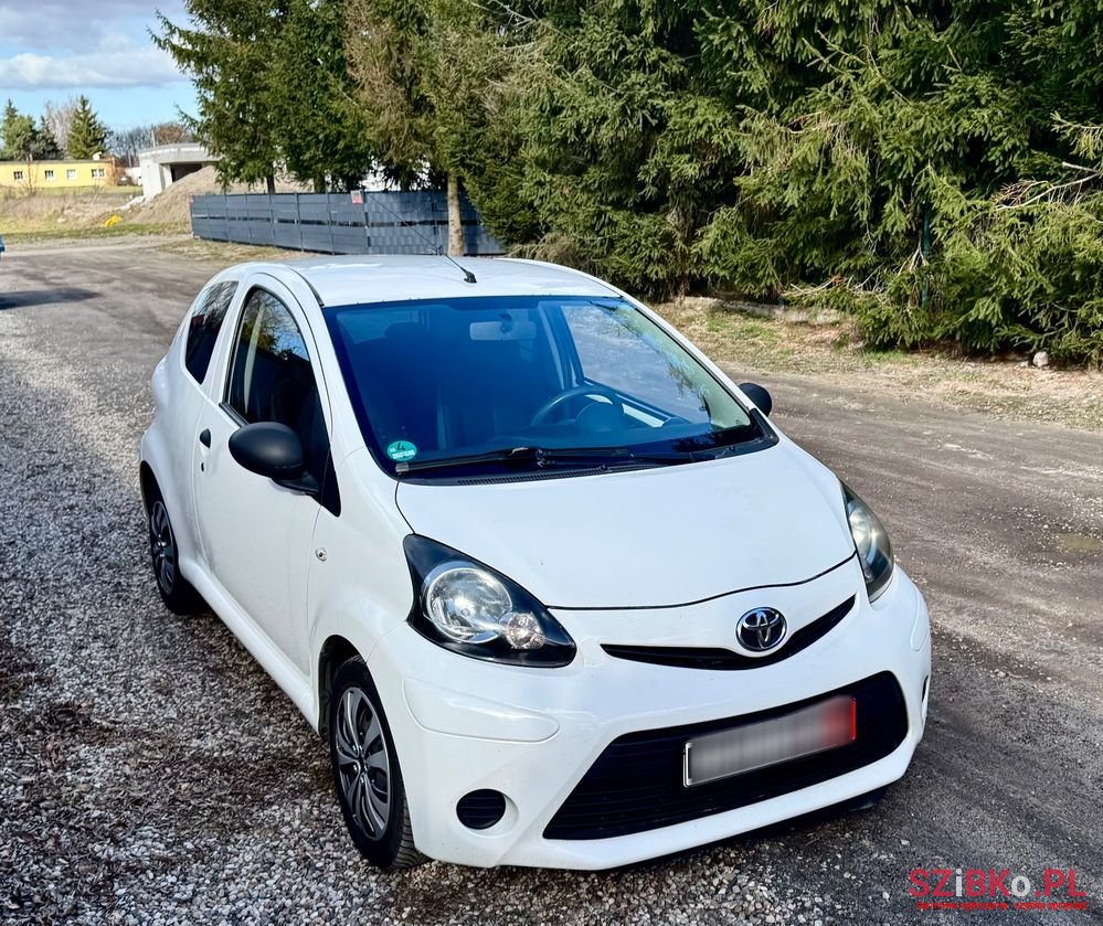 2014' Toyota Aygo 1.0 Vvt-I Gold photo #2