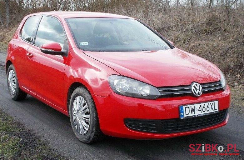 2009' Volkswagen Golf photo #1