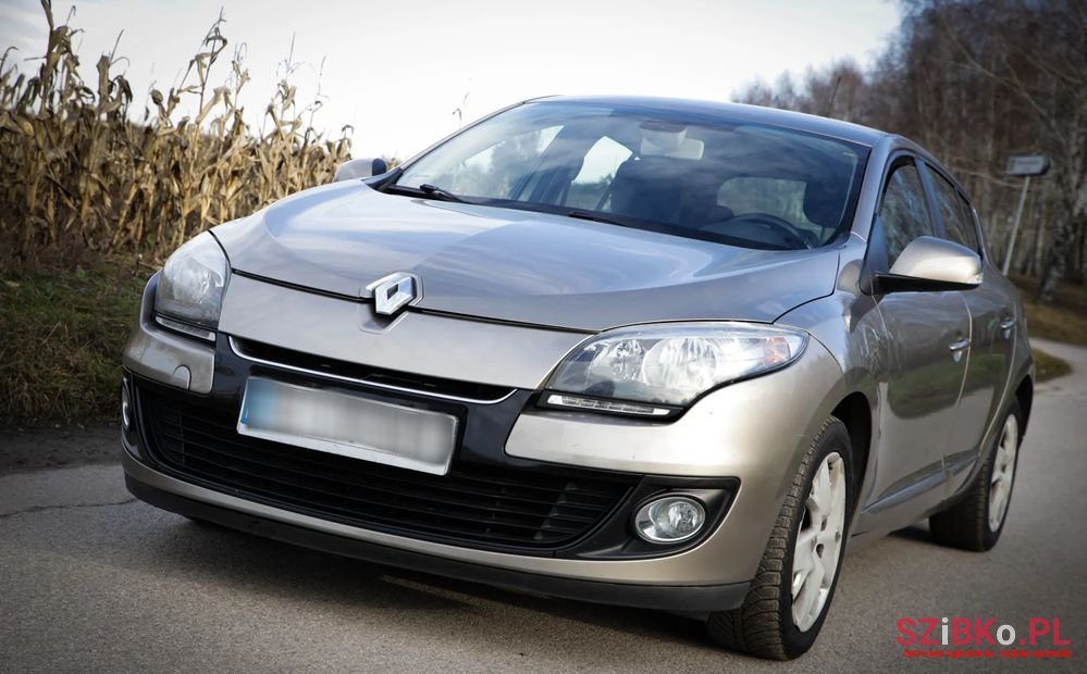 2013' Renault Megane photo #1