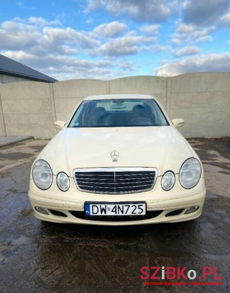 2005' Mercedes-Benz Klasa E photo #1