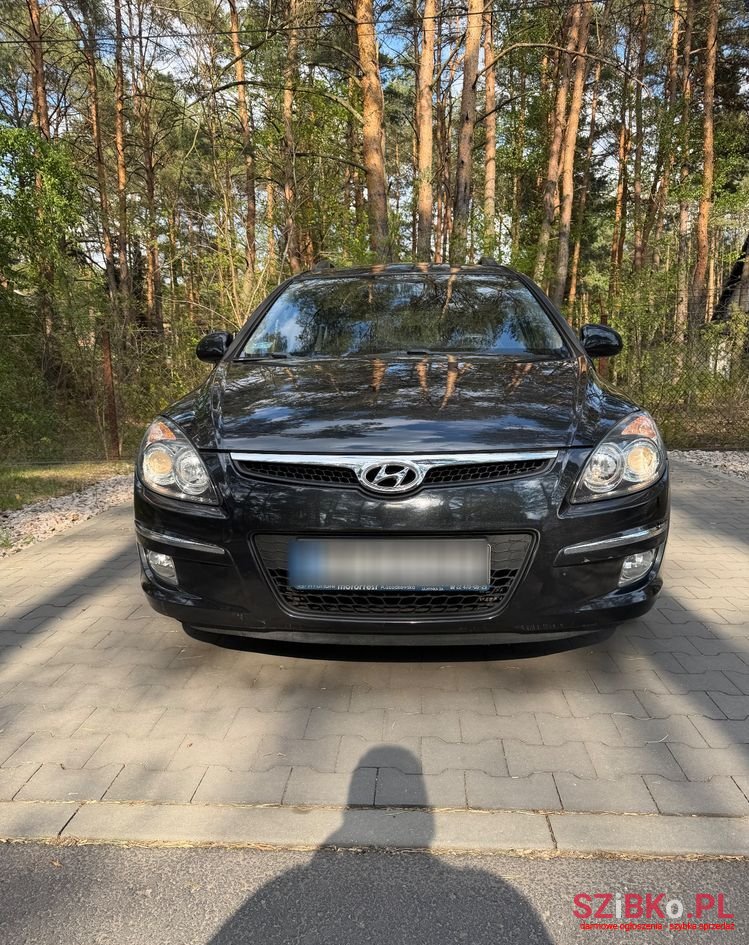 2009' Hyundai i30 1.6 Crdi Comfort photo #2