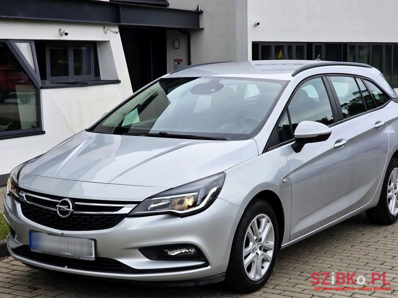 2016' Opel Astra photo #1