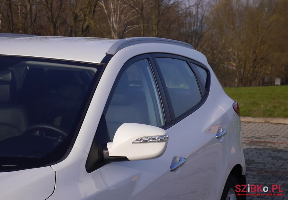 2011' Hyundai ix35 photo #4