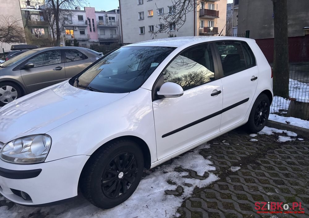 2006' Volkswagen Golf photo #5