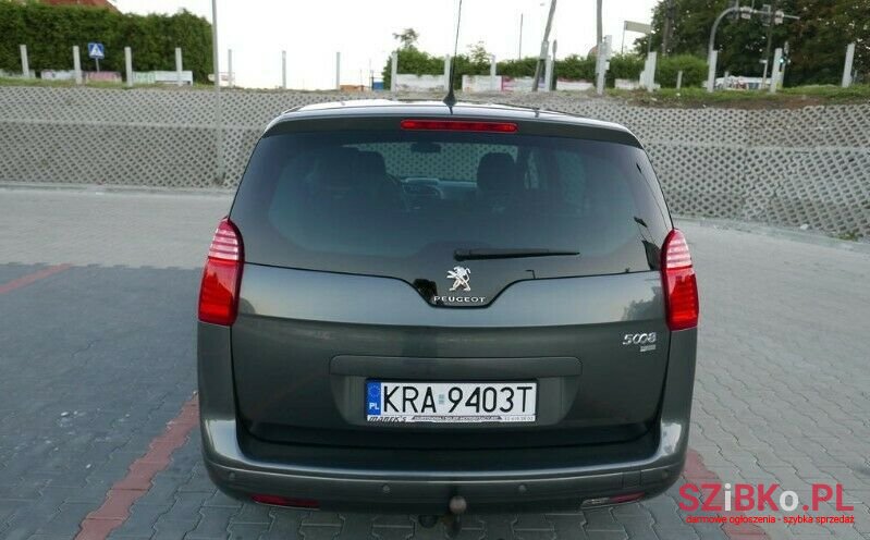 2014' Peugeot 5008 photo #6
