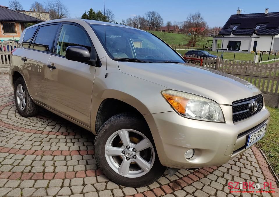 2007' Toyota RAV4 photo #2