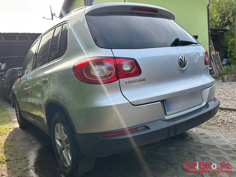 2008' Volkswagen Tiguan photo #5