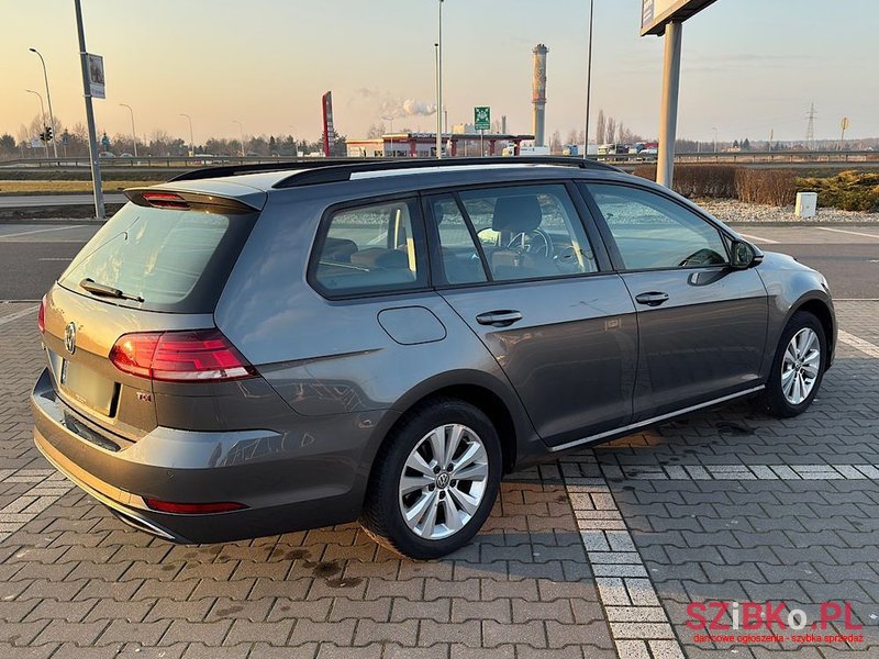 2017' Volkswagen Golf photo #3