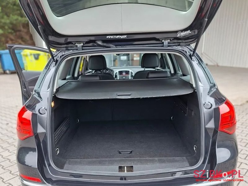 2014' Opel Astra photo #5