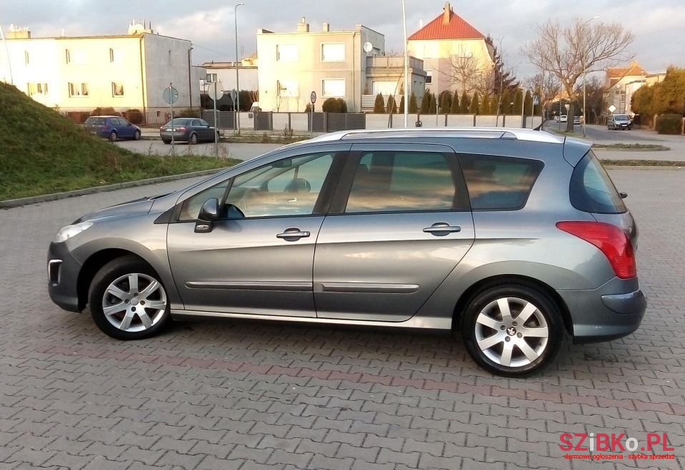 2011' Peugeot 308 photo #3