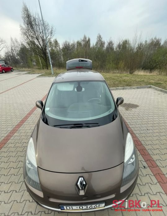 2009' Renault Grand Scenic photo #2