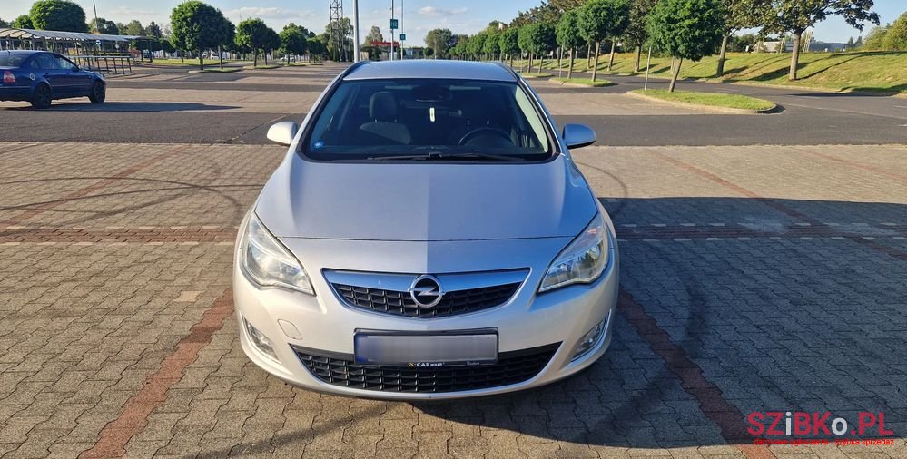 2011' Opel Astra Iii 1.7 Cdti photo #3