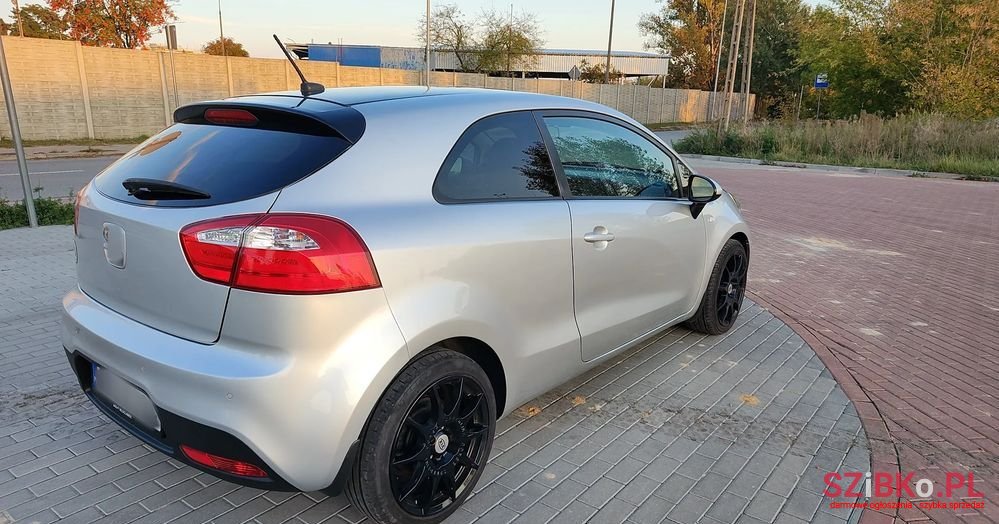 2014' Kia Rio photo #2