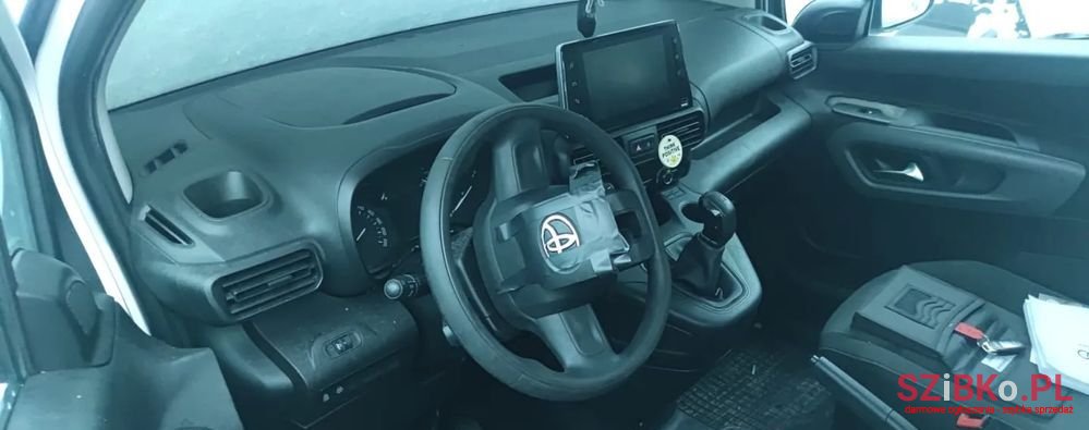 2020' Toyota ProAce City photo #3