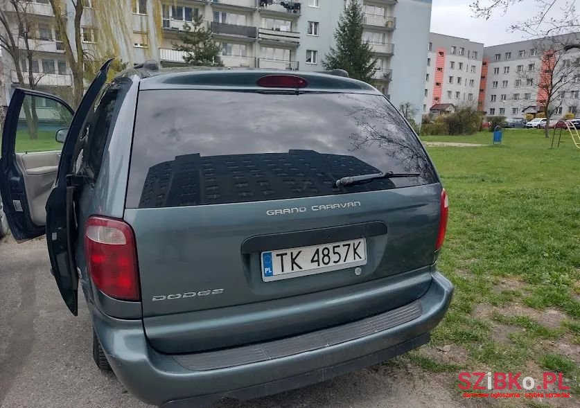2005' Dodge Grand Caravan photo #2