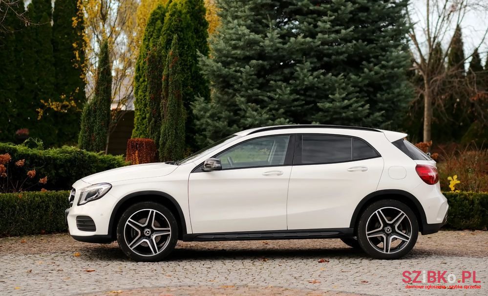 2017' Mercedes-Benz GLA photo #3