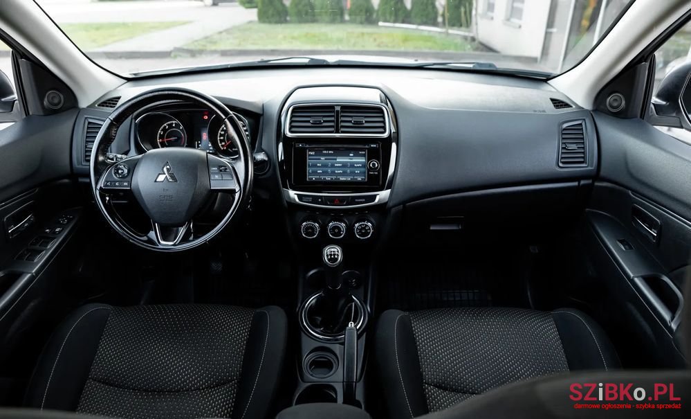 2016' Mitsubishi ASX photo #3