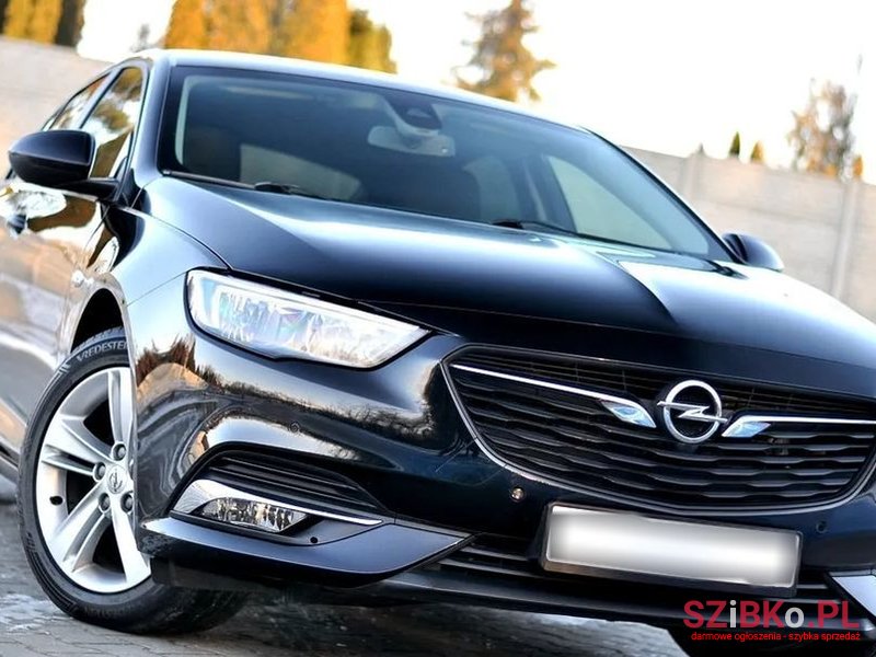 2018' Opel Insignia photo #1