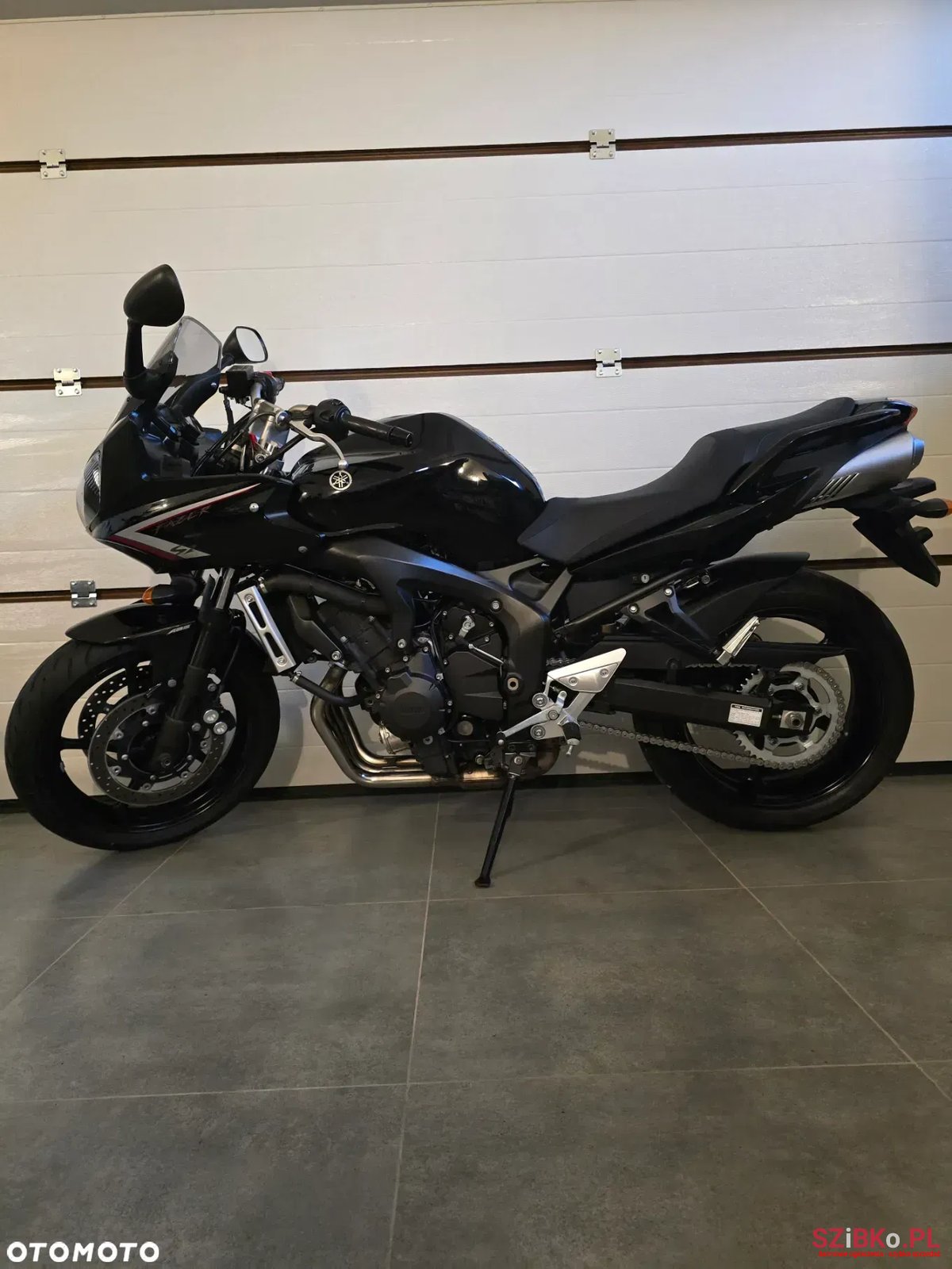 2011' Yamaha FZ6 photo #1