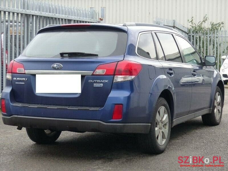 2011' Subaru Outback photo #4