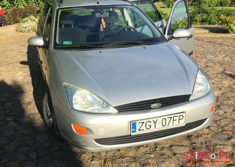 2000' Ford Focus photo #1