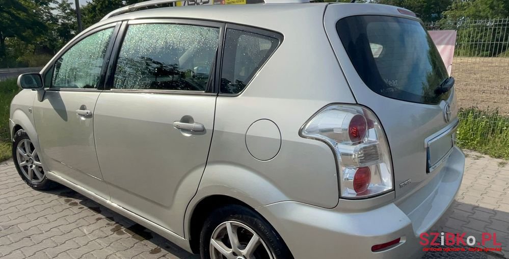 2008' Toyota Corolla Verso photo #4