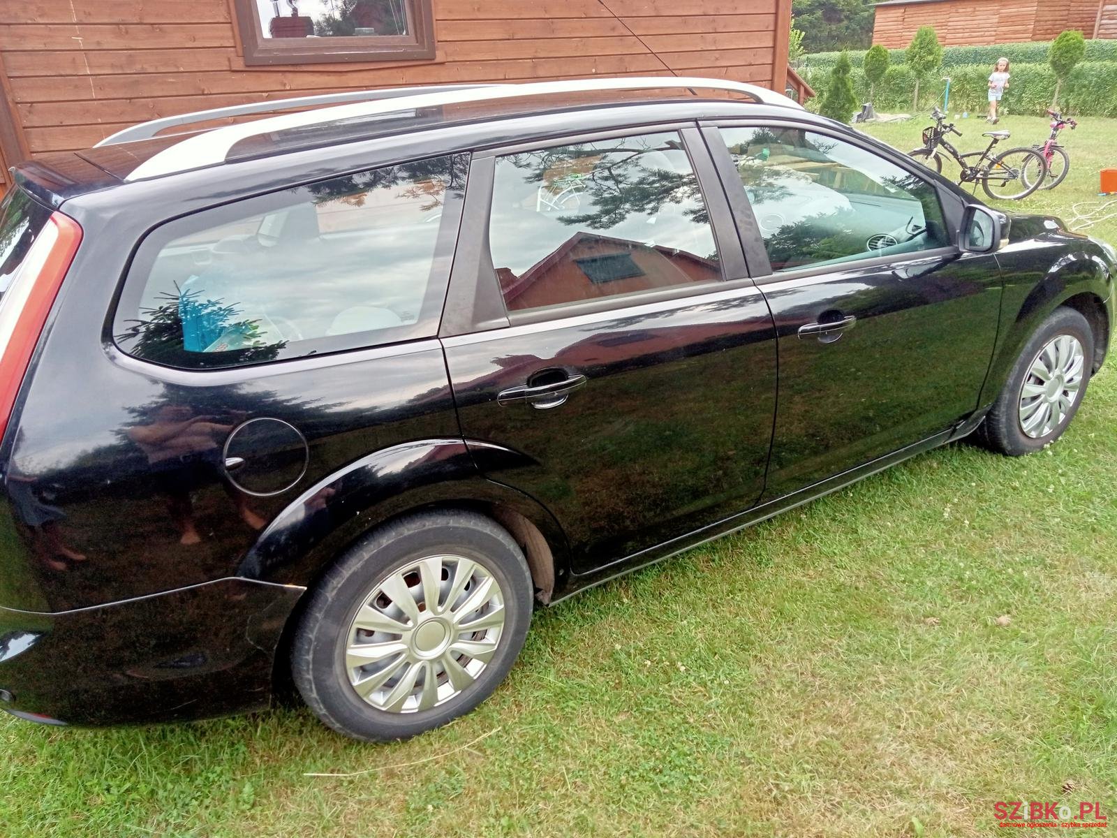 2010' Ford Focus photo #2