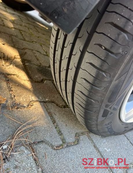 2011' Toyota Verso 1.6 Premium photo #5