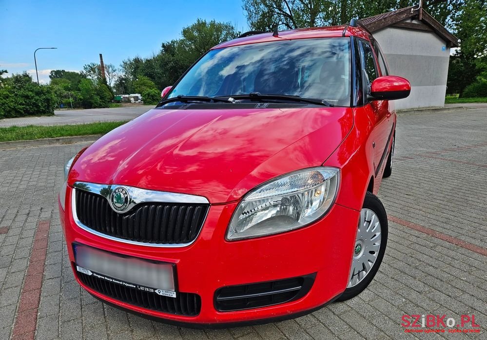 2009' Skoda Roomster photo #2