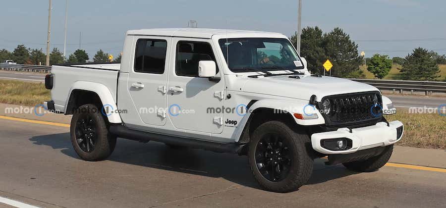 2024 Jeep Gladiator Spy Photos Glimpse Updated Interior From Wrangler