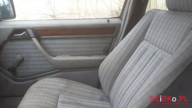 1997' Mercedes-Benz 124 photo #4