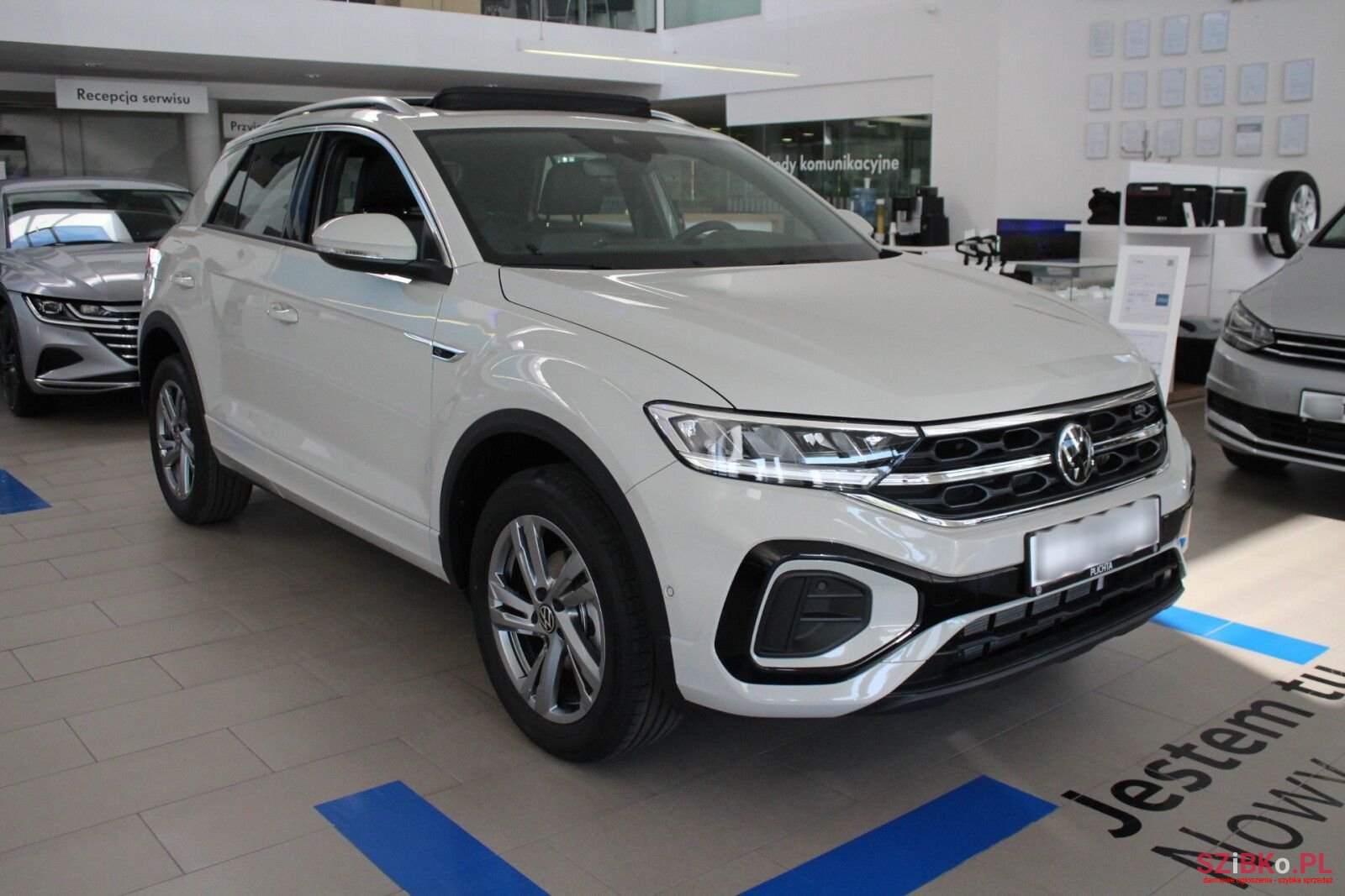 2023' Volkswagen T-Roc photo #2