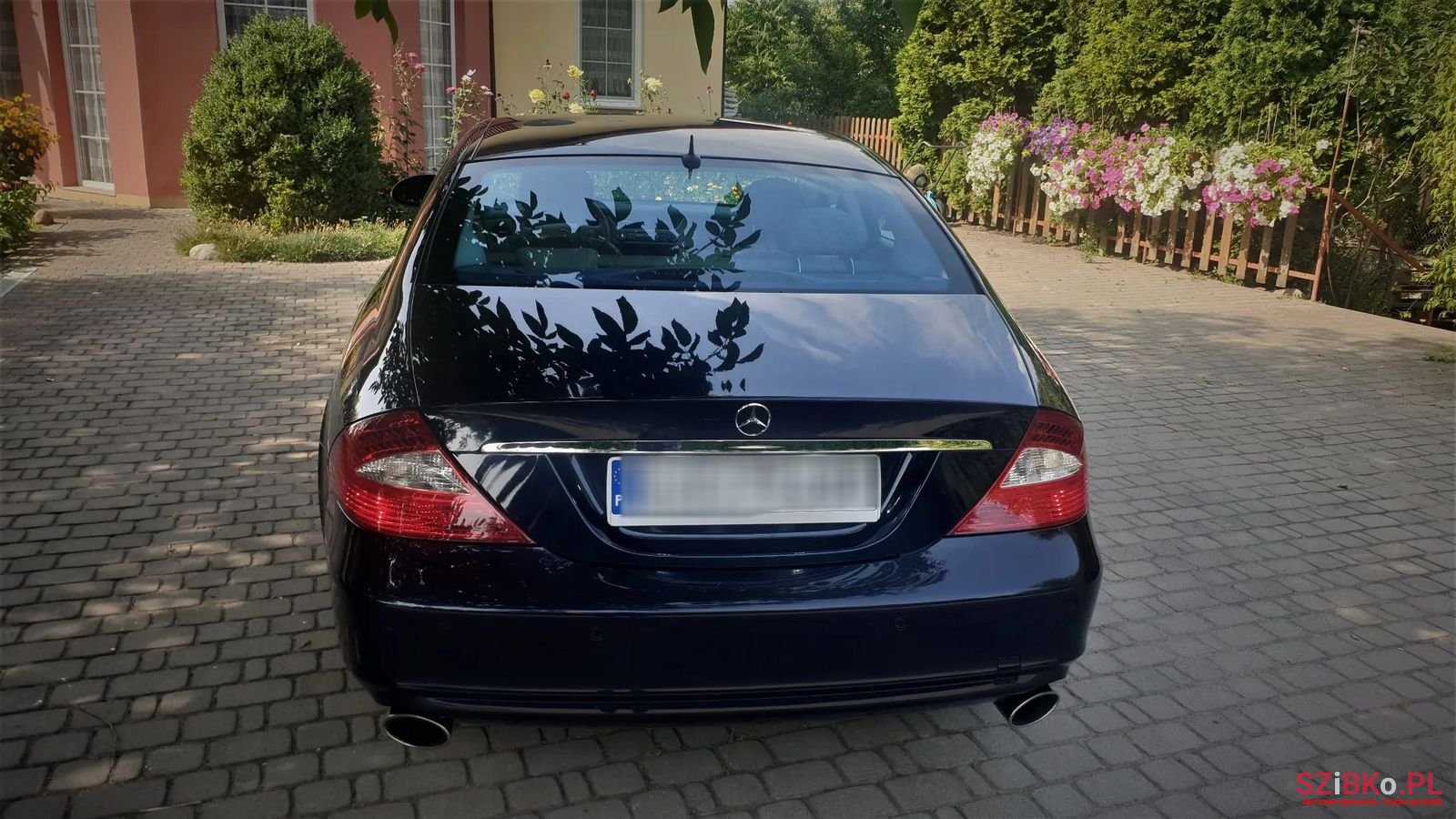 2004' Mercedes-Benz CLS photo #3