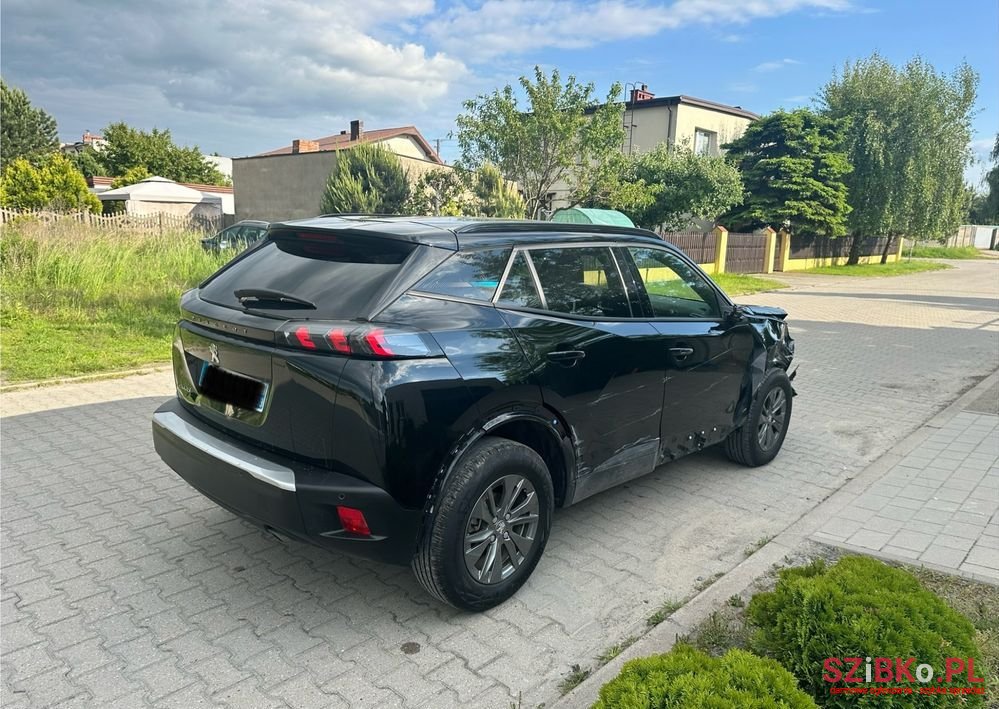 2023' Peugeot 2008 photo #2
