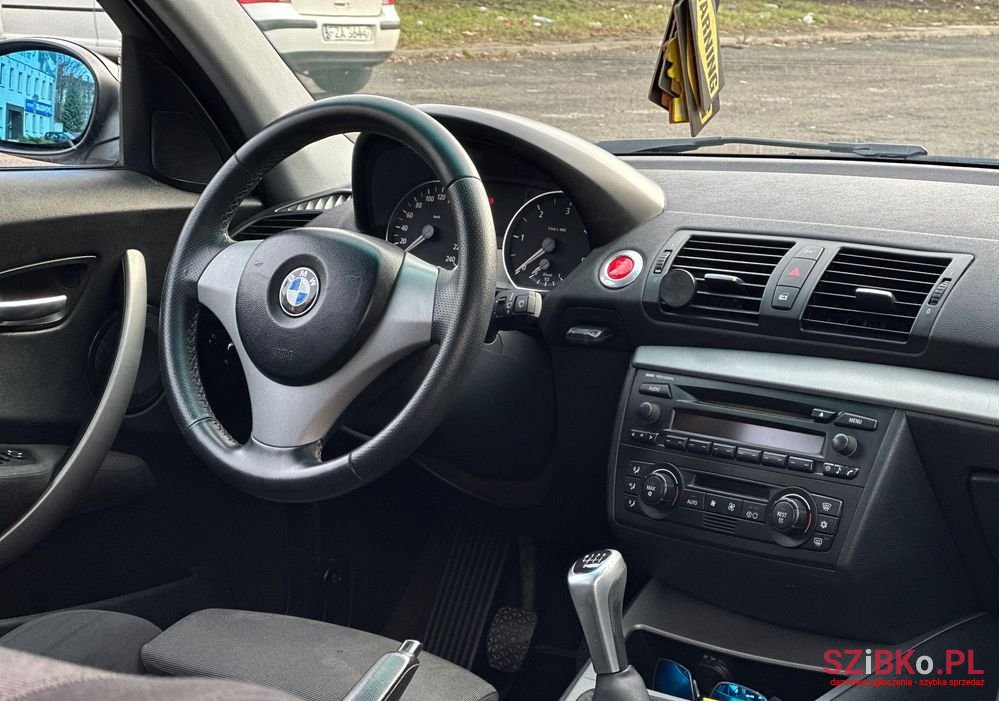 2004' BMW 1 Series 118D photo #6