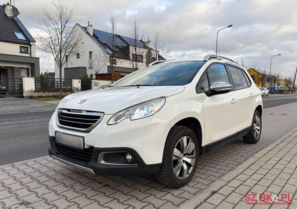 2016' Peugeot 2008 1.2 Pure Tech Style photo #3