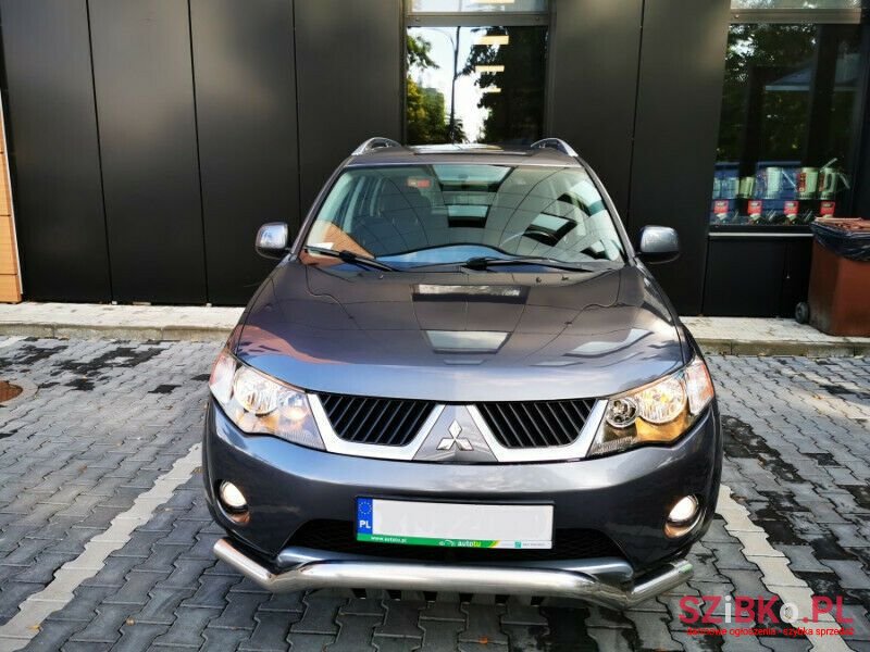 2009' Mitsubishi Outlander photo #3