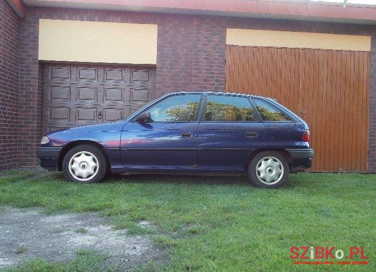 1994' Opel Astra photo #1