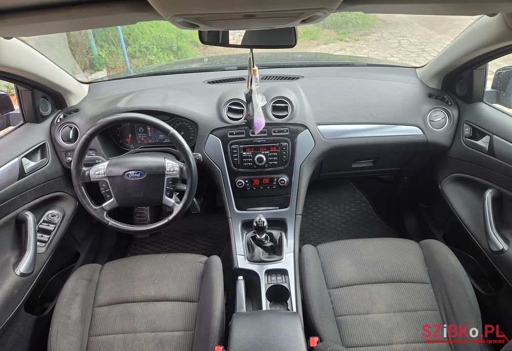 2011' Ford Mondeo 2.0 Tdci Titanium S photo #5