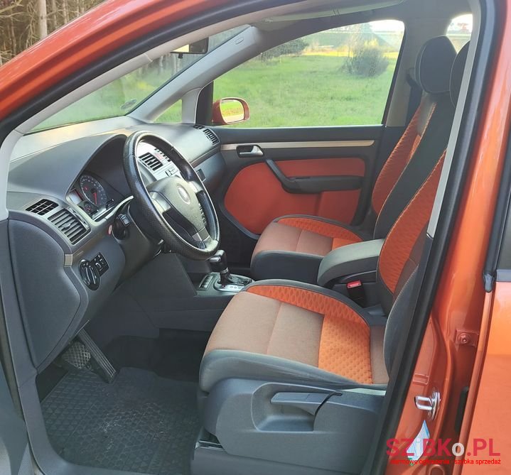 2007' Volkswagen Touran photo #5