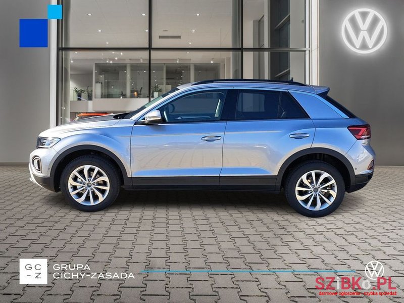 2024' Volkswagen T-Roc photo #1