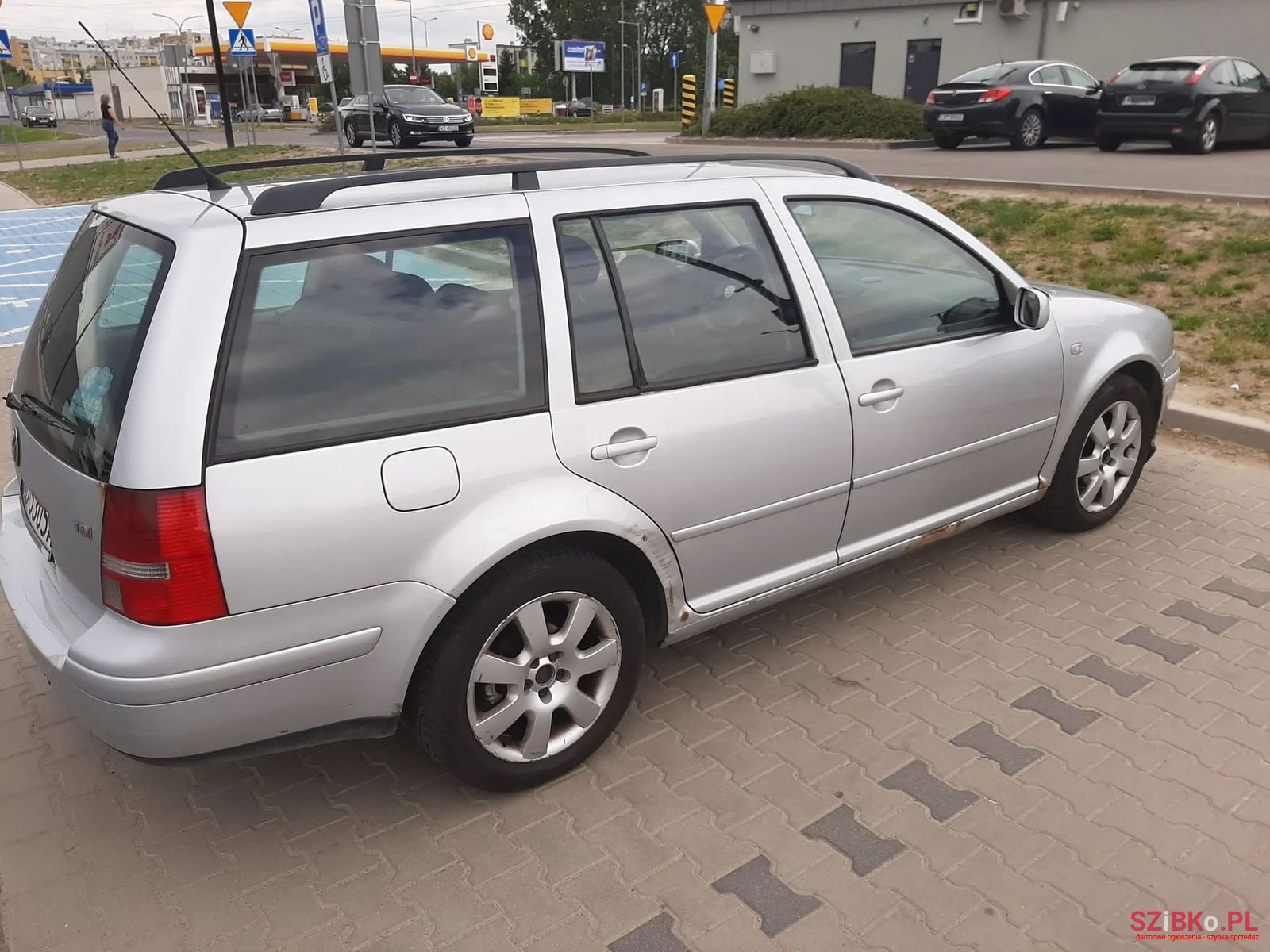 2005' Volkswagen Golf photo #1