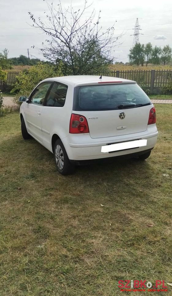 2005' Volkswagen Polo photo #3