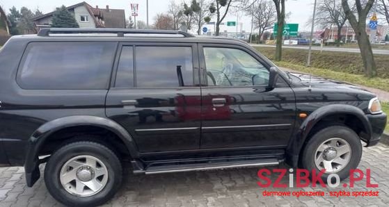 2002' Mitsubishi Pajero Sport photo #5