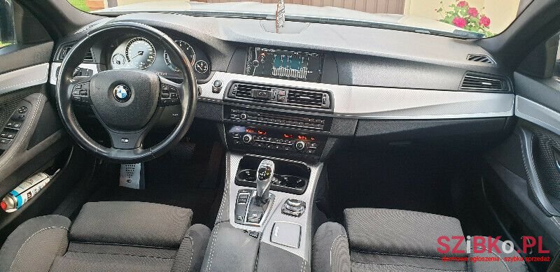 2011' BMW 520 photo #6