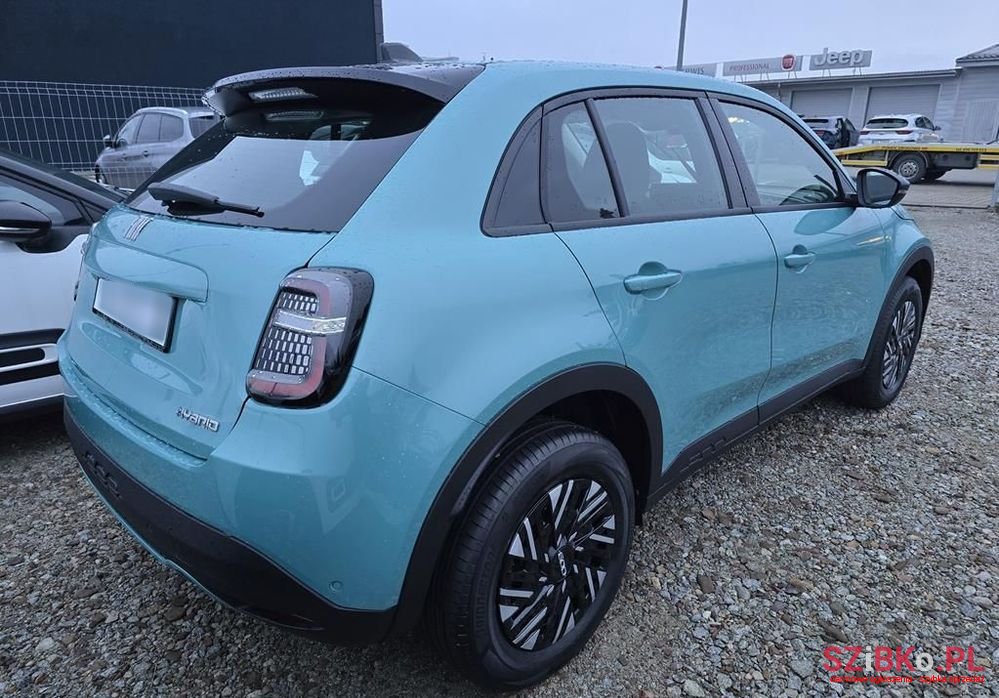 2024' Fiat 600 photo #3